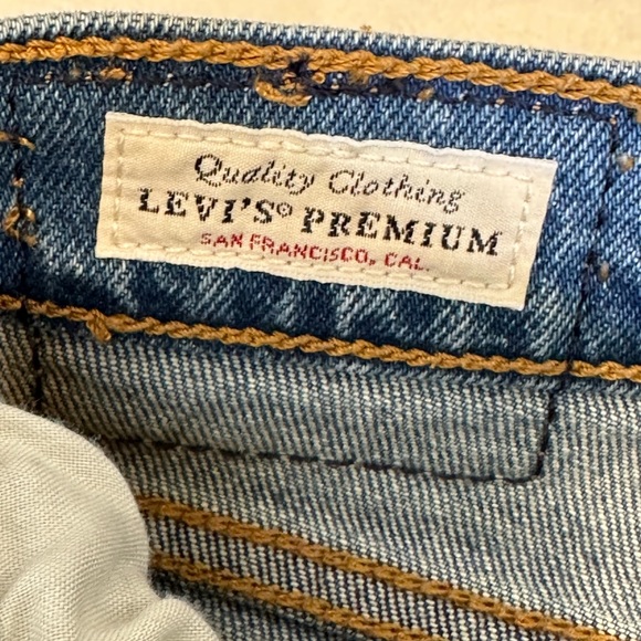 LEVI’S Premium Wedgie Icon Fit Jeans in These Dreams, 27 - Picture 13 of 16